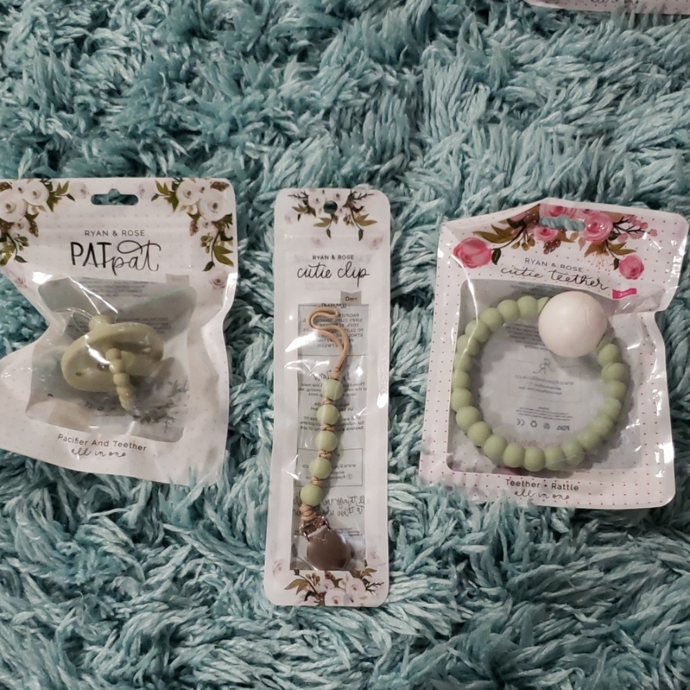 Ryan & Rose Sage LE lot